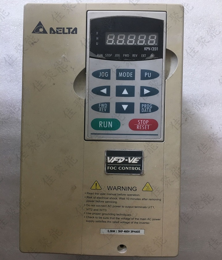 山東 煙臺專業(yè)維修臺達(dá)變頻器變頻器，承接全國的臺達(dá)變頻器變頻器維修業(yè)務(wù)和煙臺及周邊地區(qū)的安裝調(diào)試業(yè)務(wù)。我們將用精湛的技術(shù)、優(yōu)質(zhì)的服務(wù)為您排憂解難！  臺達(dá)變頻器變頻器維修，可快速解決臺達(dá)變頻器變頻器故障：整流模塊損壞、逆變模塊損壞、上電無顯示、顯示過電壓或欠電壓、顯示過電流或接地短路、電源與驅(qū)動(dòng)板啟動(dòng)顯示過電流、空載輸出電壓正常，帶載后顯示過載或過電流、有顯示無輸出等。     DELTA VFD